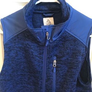 Woman’s Alpine vest in a beautiful blue color.